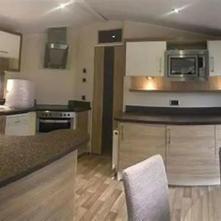 Beautiful Spacious Caravan In South Lake District Dom wakacyjny *